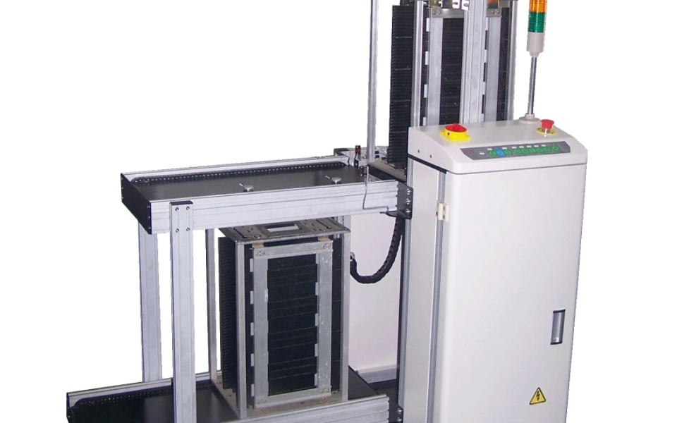 全自動(dòng)上板機(jī)的外觀 全自動(dòng)上板機(jī)的外觀